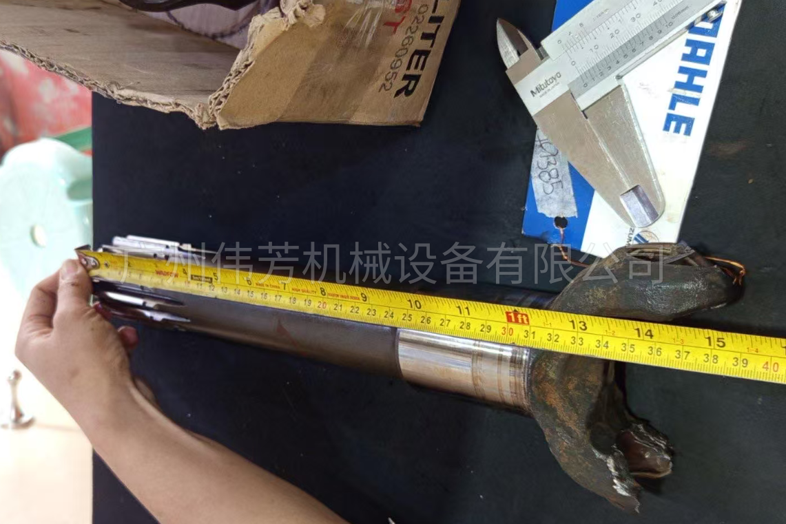zx170w-3 日立轮挖 前桥 半轴 1143903 Hitachi wheeled excavator front axle half shaft 1143903 