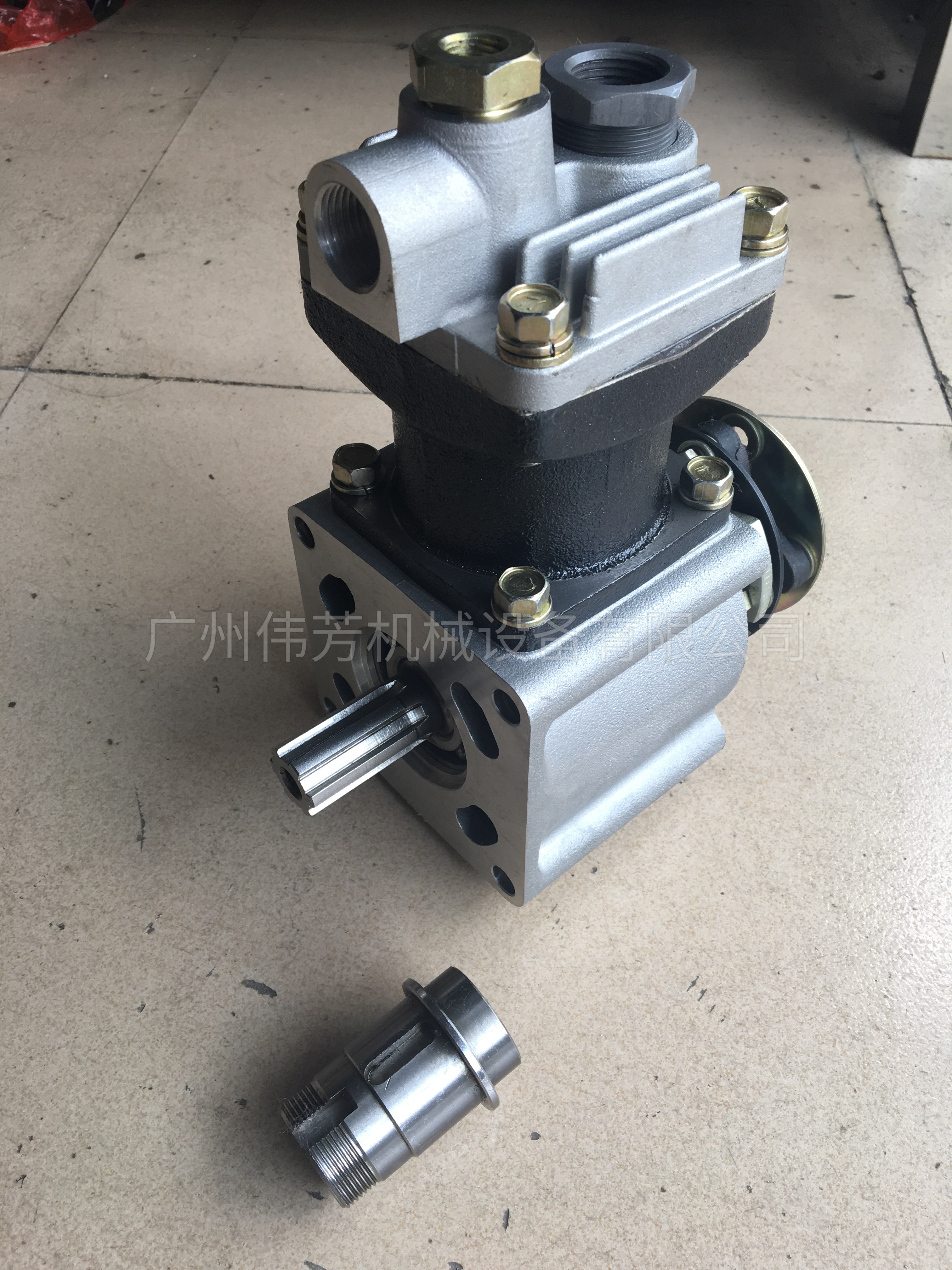 Hitachi EX125WD-5 6BG1 1191002751 Hitachi wheel excavator, air compressor, air pump, air compressor 日立轮挖 空压机 打气泵