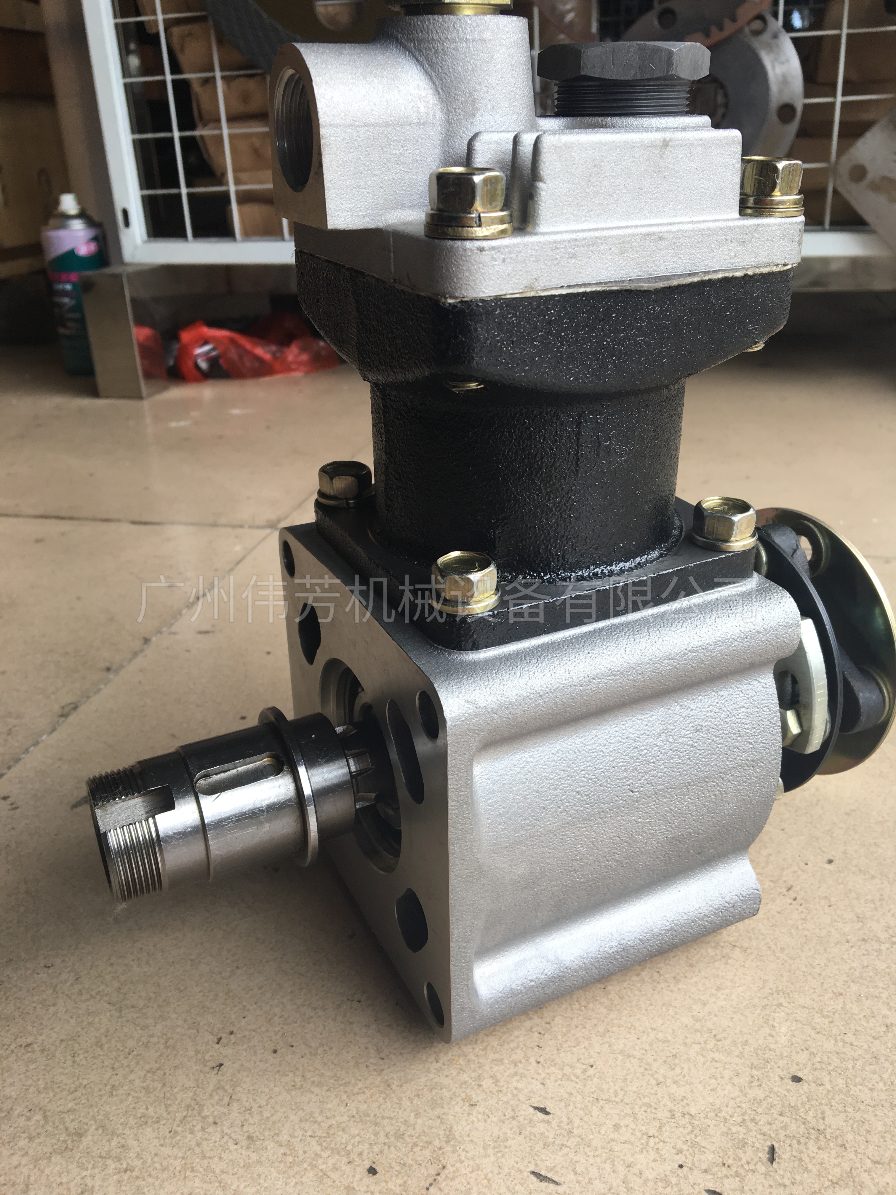 Hitachi EX125WD-5 6BG1 1191002751 Hitachi wheel excavator, air compressor, air pump, air compressor 日立轮挖 空压机 打气泵