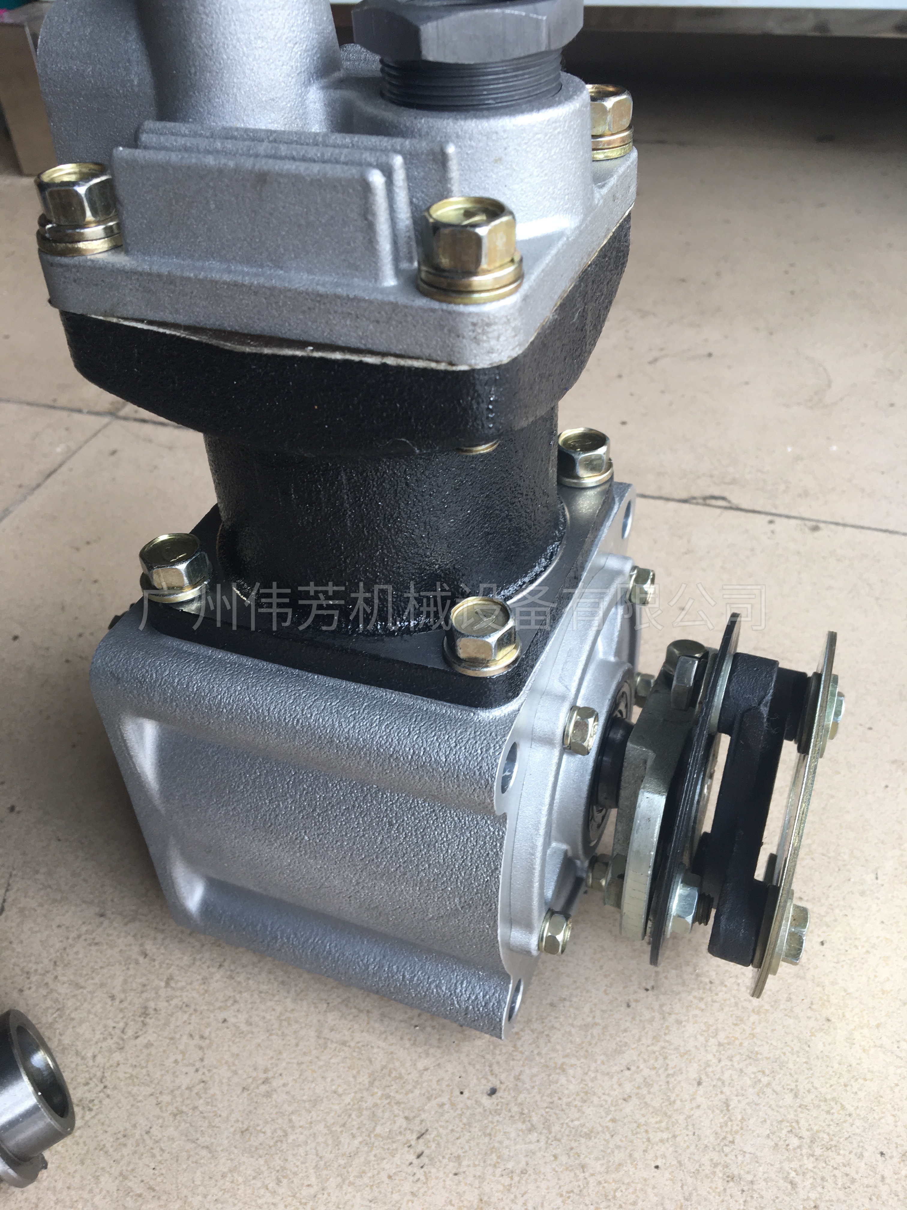 Hitachi EX125WD-5 6BG1 1191002751 Hitachi wheel excavator, air compressor, air pump, air compressor 日立轮挖 空压机 打气泵